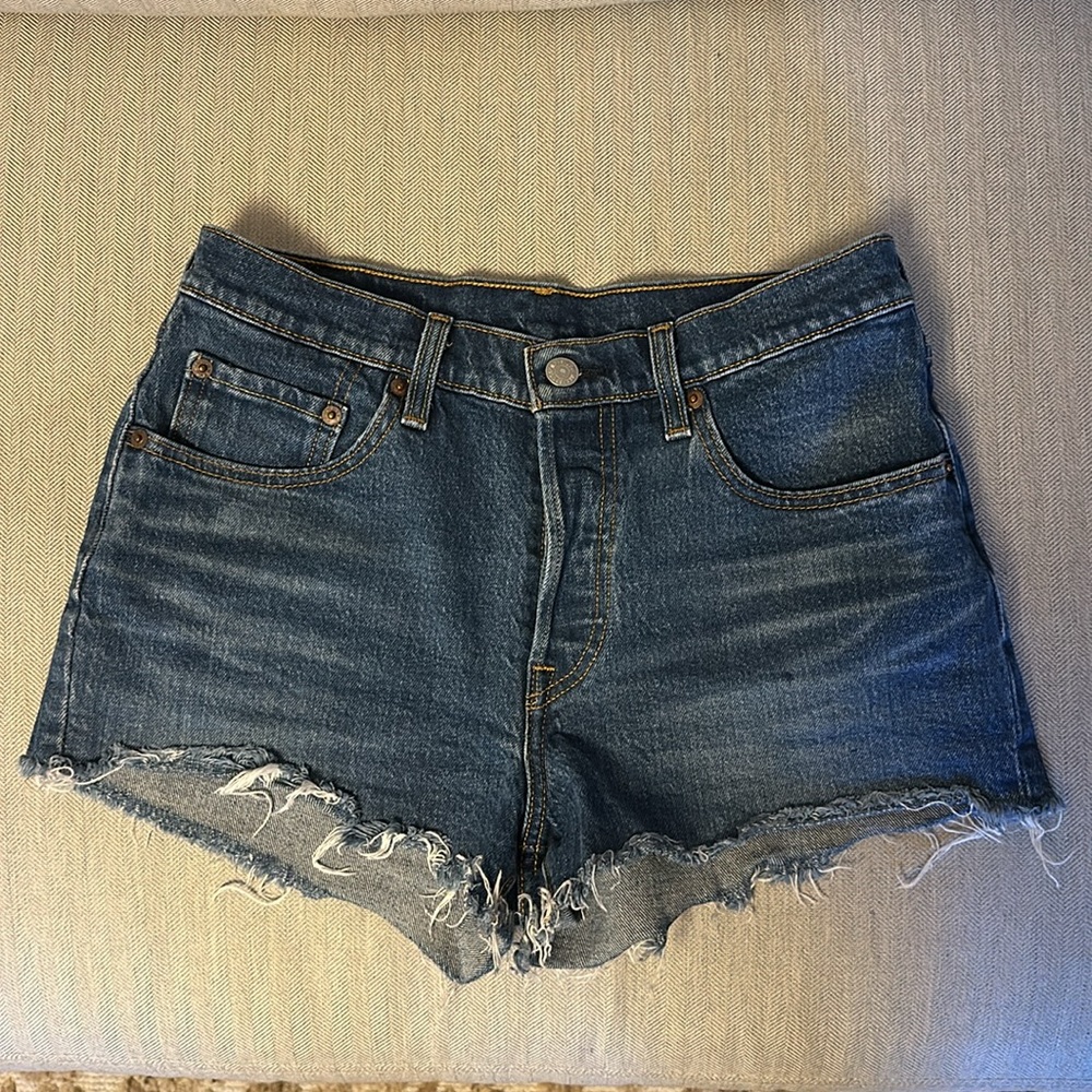 Levi’s Shorts - 27